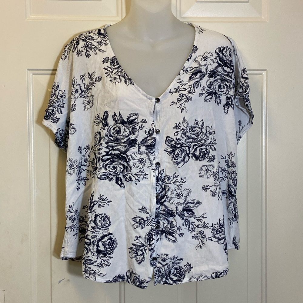 Maurices Short Sleeves Women Top Blouse Size XXL